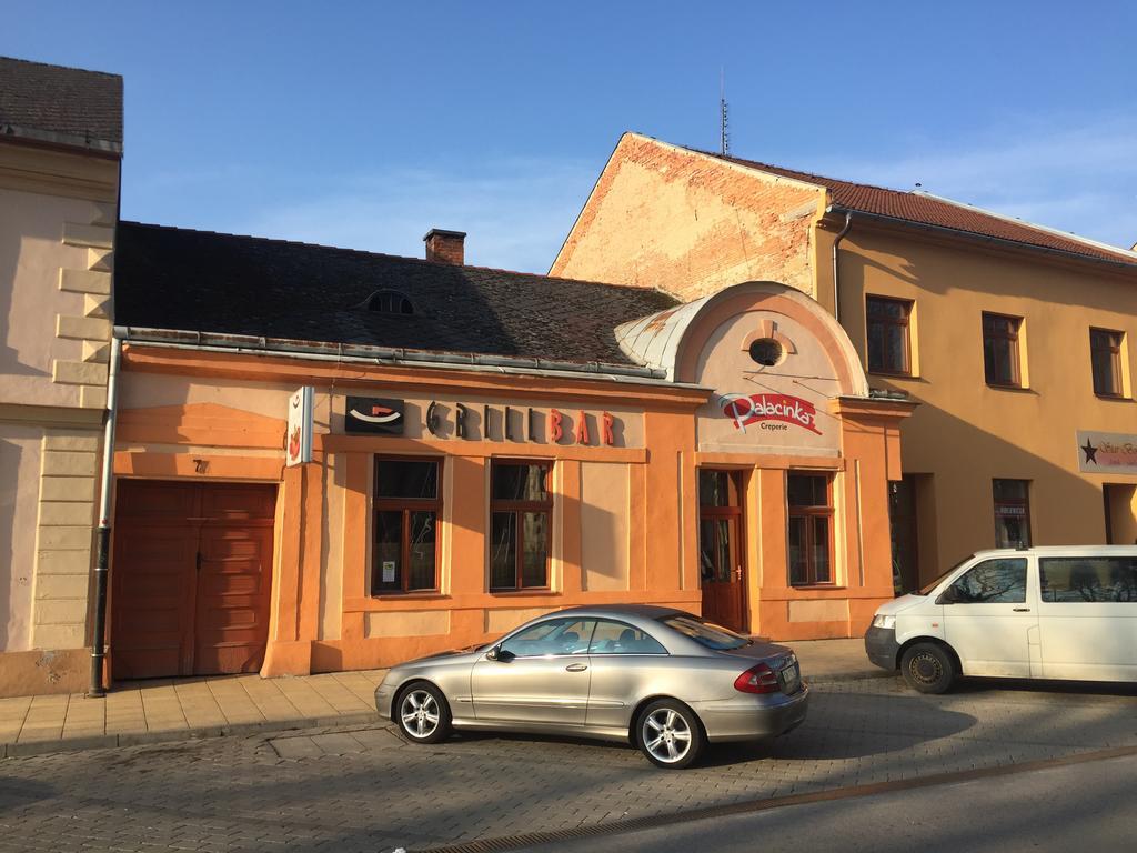 Grillbar Penzion & Restaurant Spisska Nova Ves Exterior photo
