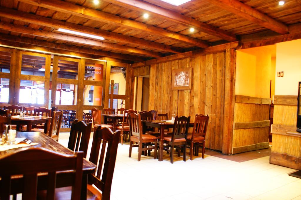 Grillbar Penzion & Restaurant Spisska Nova Ves Exterior photo