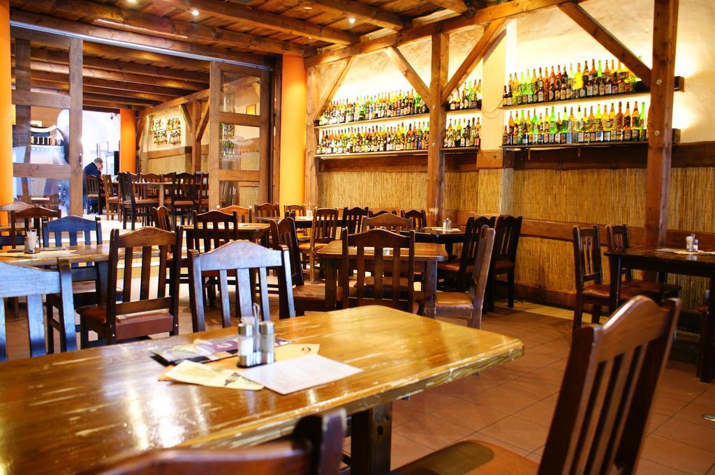 Grillbar Penzion & Restaurant Spisska Nova Ves Exterior photo