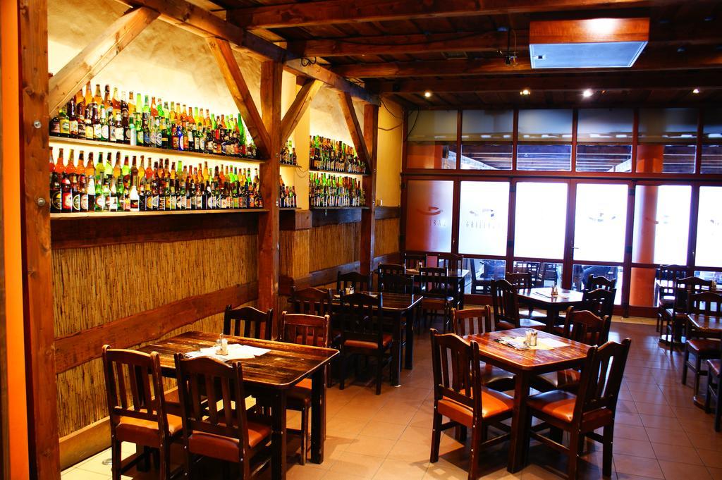 Grillbar Penzion & Restaurant Spisska Nova Ves Exterior photo